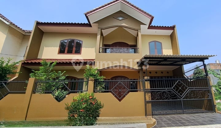 Rumah 2 Lantai Dalam Komplek Cinere, Depok