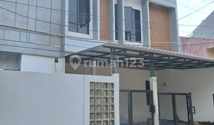 Rumah Dalam Komplek Dekat Living Plaza Cinere