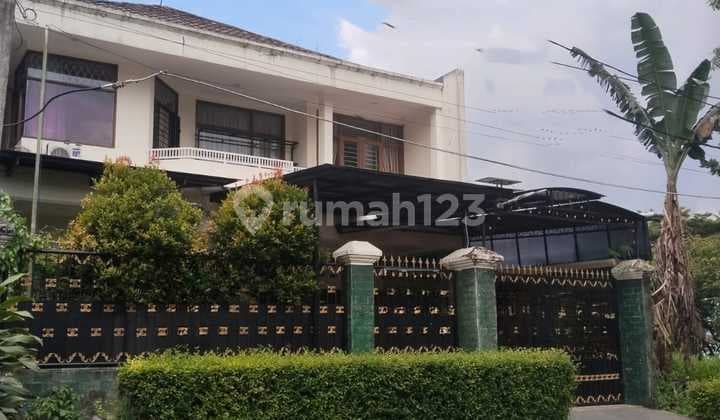 Rumah 2 Lantai Dalam Komplek di Cinere, Depok