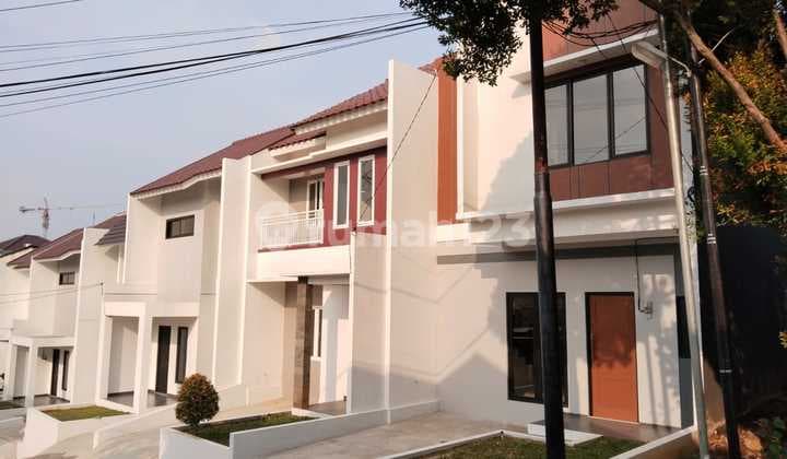Rumah 2 Lantai Dalam Komplek Di Cinere, Jakarta Selatan