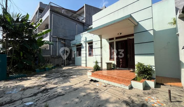 FOR RENT: SPACIOUS HOUSE, SERENE LIVING, JL. TAMAN PENDIDIKAN