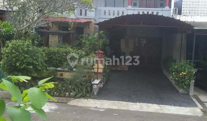 Rumah Mewah 2 Lantai di Telaga Golf Siap Huni