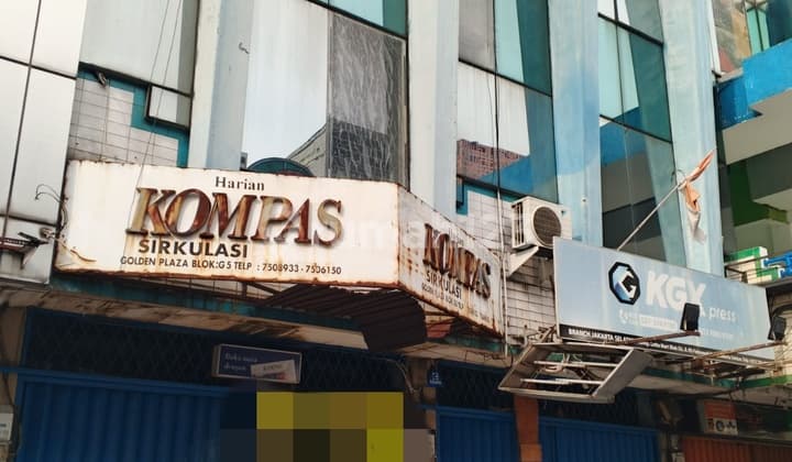3-Story Shop House for Sale Strategic Location Fatmawati Raya
