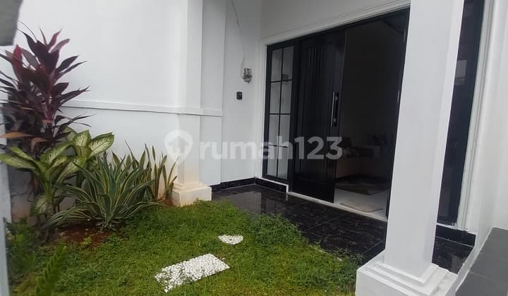 Rumah Cantik Dekat Pasmod Griya Loka Bsd City