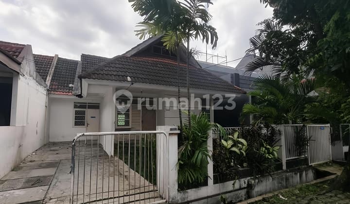 Rumah Luas Pinggir Jalan Griya Loka Bsd City