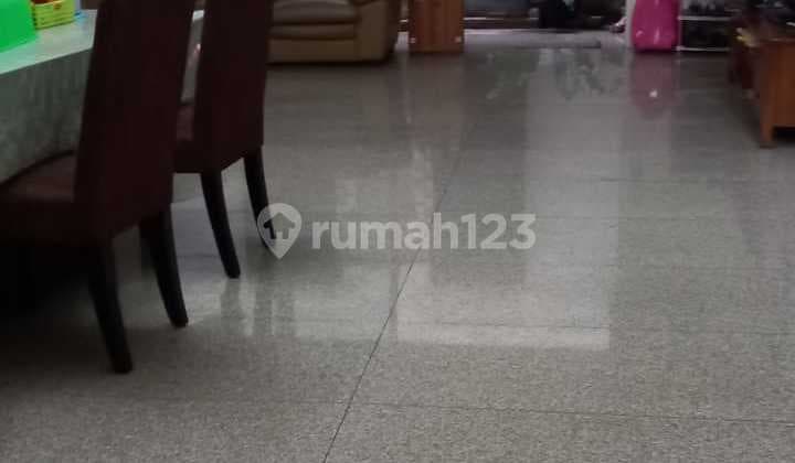 Garden Villa House in Meruya 2 Floors Ready to Live Strategic Location