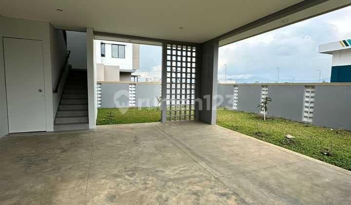 Depan Rumah Clubhouse,Samping dan Belakang Taman,Di Podomoro Park Bandung