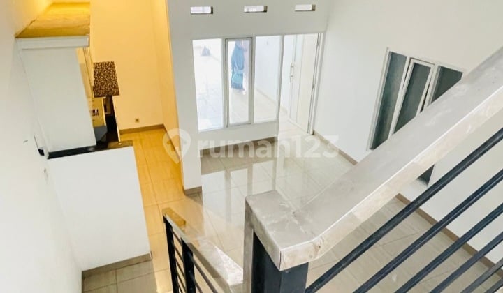Rumah Cantik Lokasi Strategis di Arcamanik Bandung