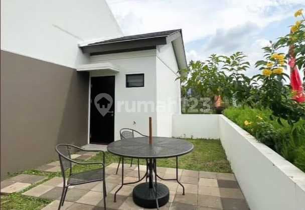 Rumah Posisi Hoek Area Ada Club House di Podomoro Park Bandung