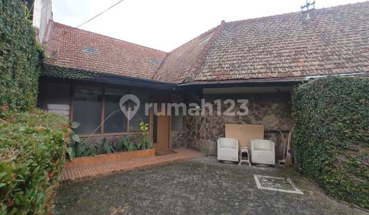 Rumah Keren Posisi di Sayap Dago Bandung Dekat Gedung Sate,Jalan Riau
