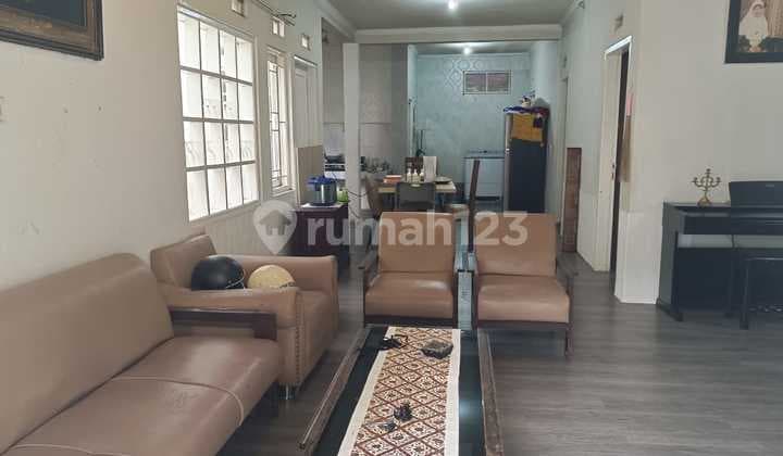 Rumah Antik Full Renov Dekat ke Kampus di Dago Pojok Bandung