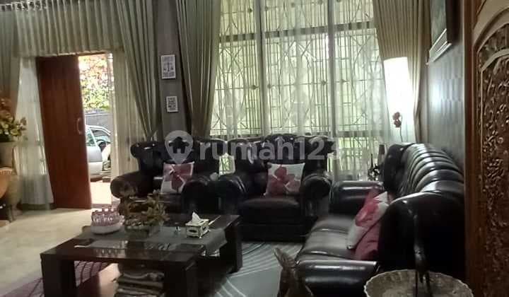 Rumah Mewah di Area Sukajadi, Asri dan Terawat,Cocok Dijadikan Kantor atau Hotel