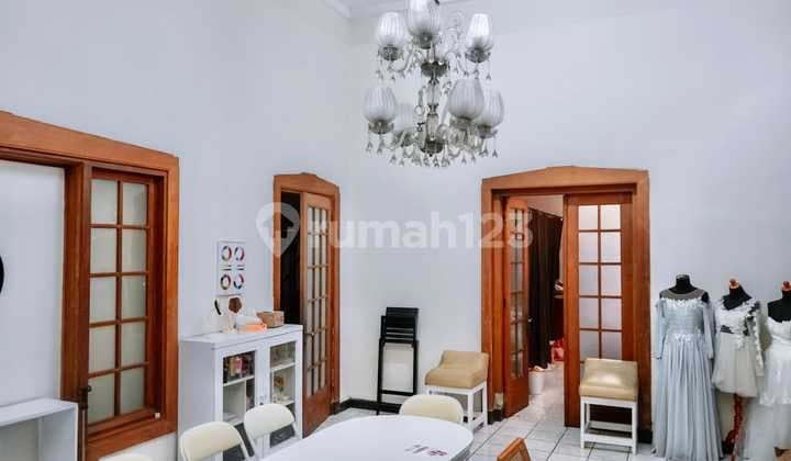 Rumah Heritage Belanda,Cocok untuk Hunian, Bisnis,Kantor,Resto, Café, Kost di Sayap Dago Bandung