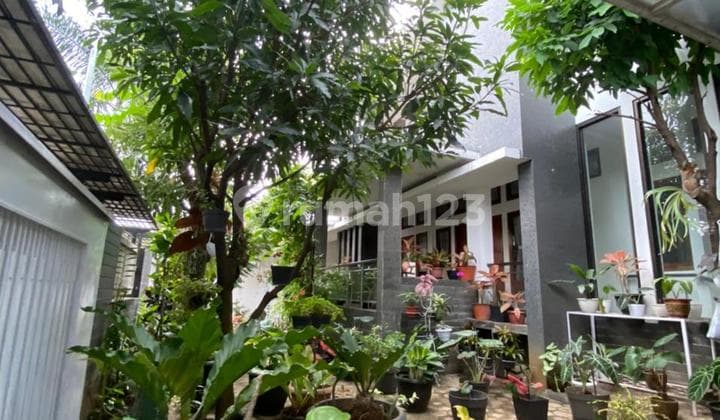 Rumah Cantik Terawat Siap Huni di Turangga, Menarik Dekat Tsm