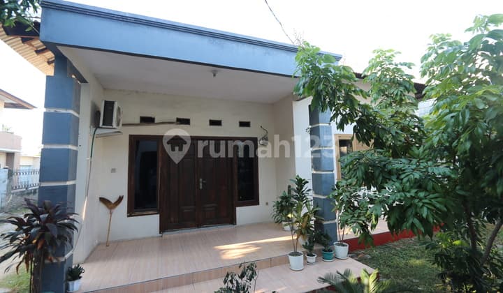 HOUSE SUITABLE FOR SHOP / BUSINESS ON THE PANTURA ROAD IN INDRAMAYU, WEST JAVA