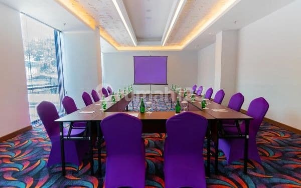 Hotel Fox 10 Lantai di Papua Dekat Area strategis