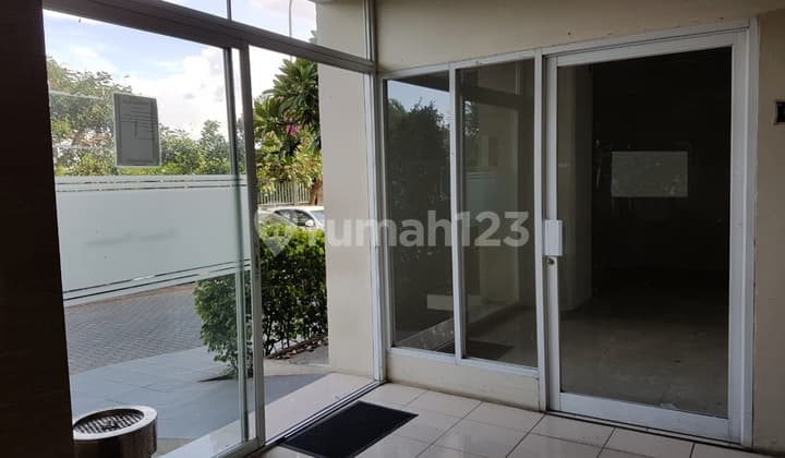 Shop House Belmont Strategis di Kebon Jeruk Lahan Parkir Luas