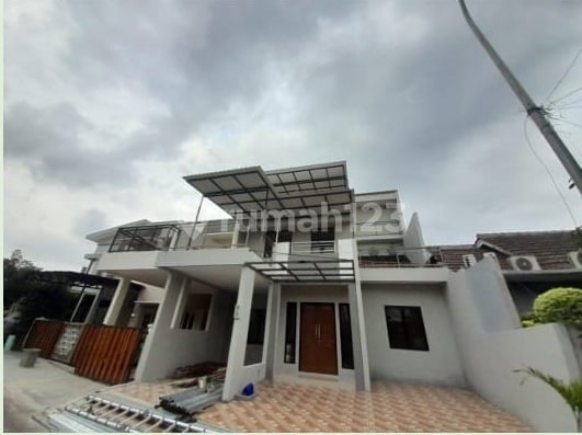 House in Taman Crysant BSD Near Rawa Buntu Station House in Taman Crysant BSD Near Rawa Buntu Station