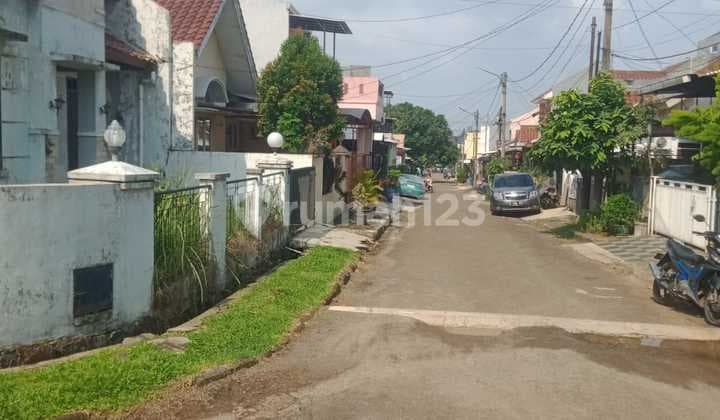 Rumah Hoek Di Regency Melati Mas