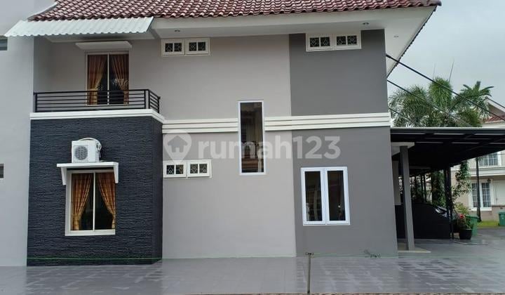Two-story house on Bromo St. Karawaci
