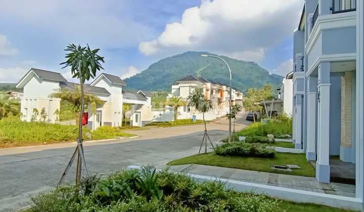 Rumah Cantik 2 Lantai View Gunung Sentul City, Bogor