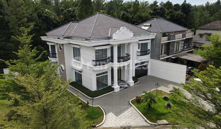Classic House Dengan Private Pool Cluster Terdepan, Sentul City