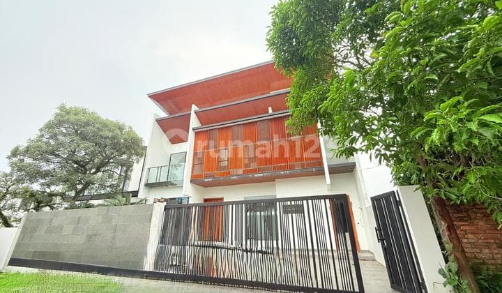 Rumah Mewah Modern Tropis Sentul, Kolam Renang & View Gunung