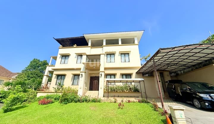 Rumah 3 Lantai Posisi Hook Terbaik, View Gunung Jelas di Sentul