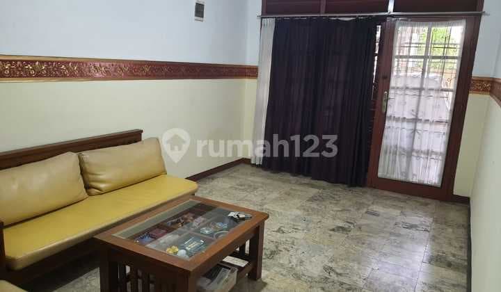 Rumah 2 Lantai Dekat Gedung Sate dan Area Kampus, Sayap Supratman