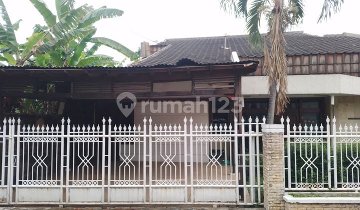 Rumah Kokoh Terawat Siap Huni di Geger Kalong Setiabudi