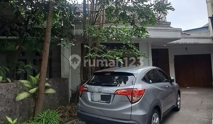 Rumah 2 Lantai Halaman Luas Jalan Lebar di Turangga Buah Batu
