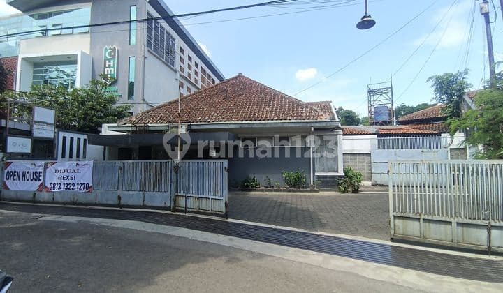 Rumah Bagus Strategis Sayap Riau Cocok untuk Kantor, Usaha