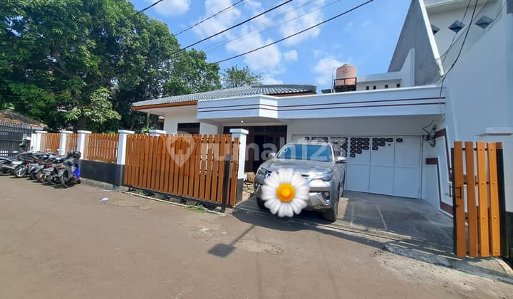 Rumah Luas Siap Huni Dalam Cluster di Kebayoran Lama Jakarta Selatan