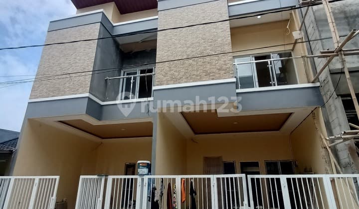 Rumah Siap Huni Bangunan Baru 2Lt Bisa KPR Harga Nego Bisa KPR di Kota Harapan Indah Bekasi