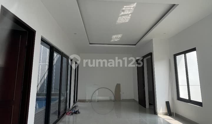 Dijual Rumah Mewah Dan Siap Huni Berlokasi Strategis