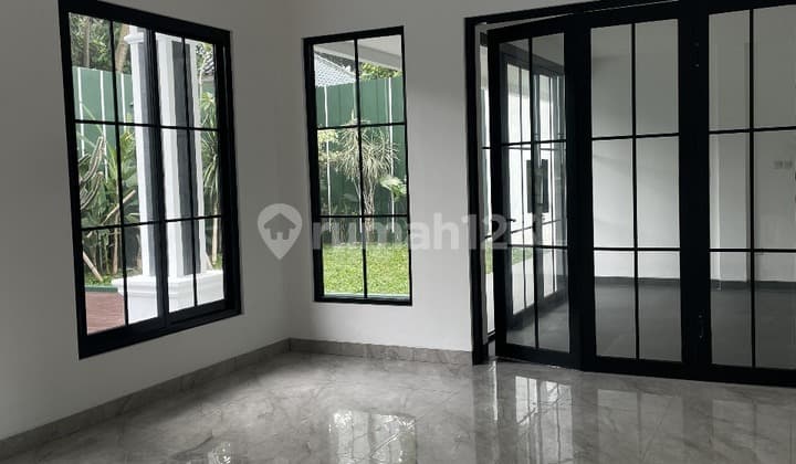 Dijual Rumah Mewah Siap Huni Dengan Kolam Renang Didalamnya