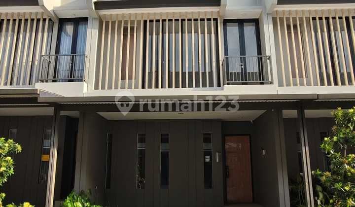 Rumah Baru Brand New Cluster Exclusive Danau Buatan Grand Wisata Bekasi