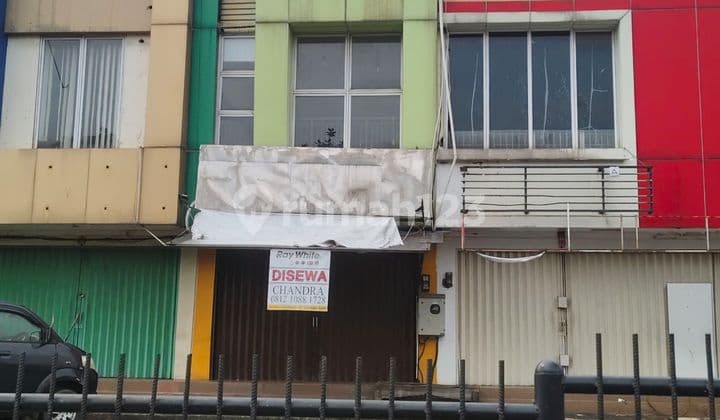 Ready-to-Use Shop House Main Road Grand Wisata Strategic 2.5 Floors Bekasi