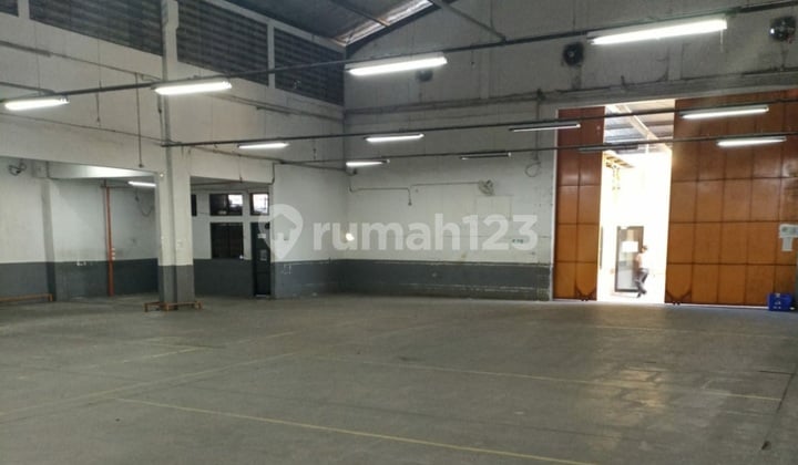 Gudang siap pakai di Jalan persahabatan timur, bisa container