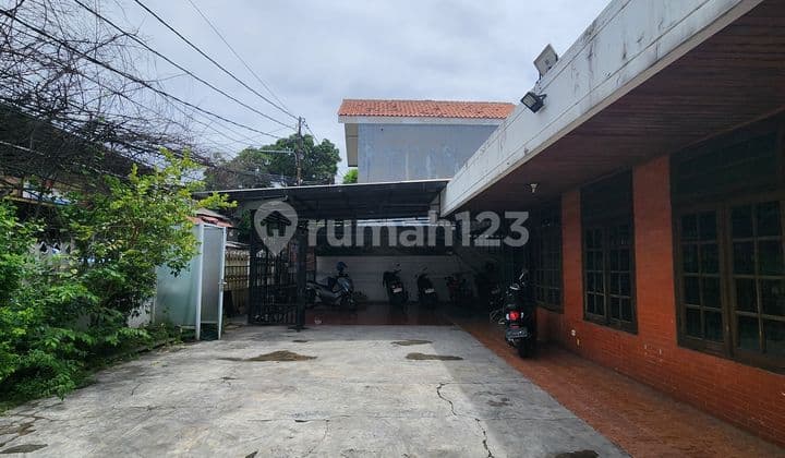 For Sale: Comfortable Residence with Easy Access to Anywhere, Located at Salemba 73702 Yos.