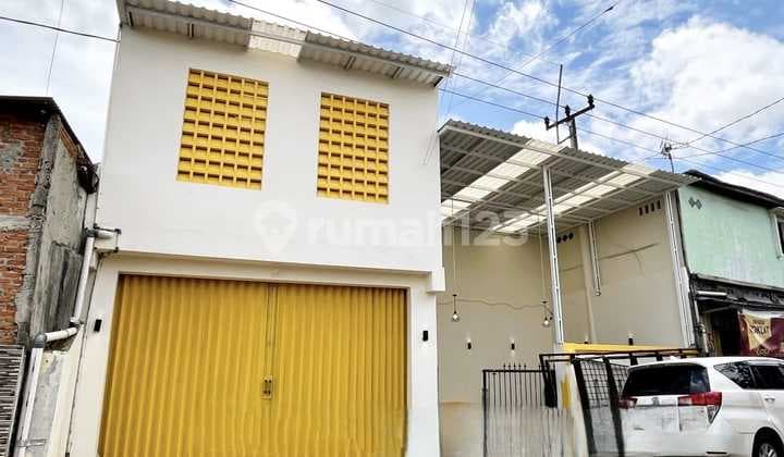 Kostan Full Furnish 27 Pintu Letak Strategis Dekat Kiic Karawang