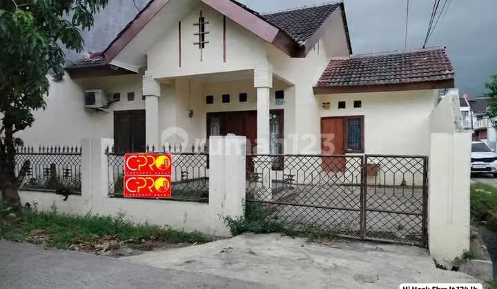 Dream House, Very Strategic Location in Harapan Indah 13781 Er