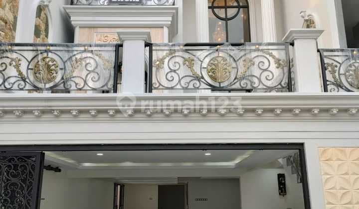 Rumah 3,5 Lantai Di Mampang Selatan Jakarta Selatan Model Klasik Modern