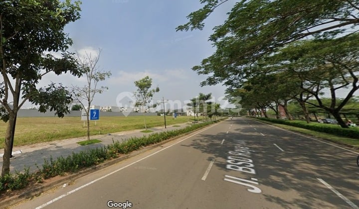 Commercial Lot Tabebuya BSD City, opposite Vanya Park Lake. The street is busy and will become the center of activity passed by cars heading to Gading Serpong.