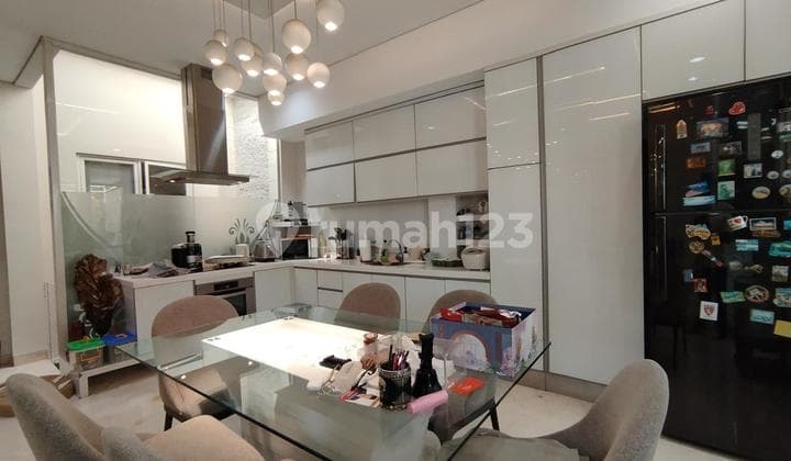 Rumah 2 lantai Siap Huni Di Kelapa Gading Cluster Grand Orchard, Lokasi Strategis. Harga Hanya 8 Miliar nego