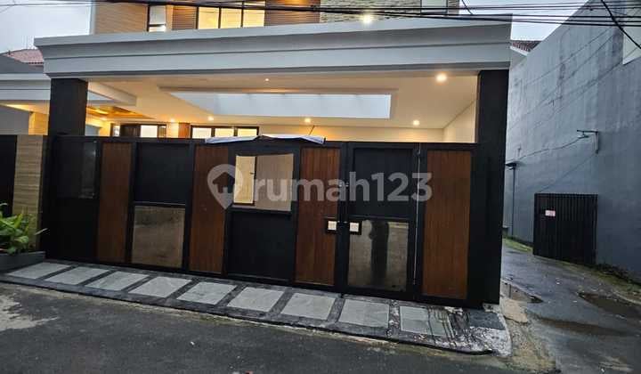 Rumah.mewah.baru Di Radio Dalam Jakarta Selatan.hanya 15 Miliar