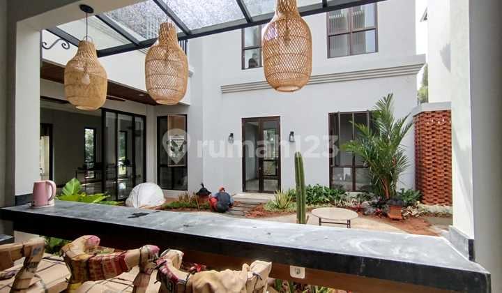 Rumah 3 Lantai di Puspitaloka Bsd City, Fasum Luas Rp 11,8 Miliar