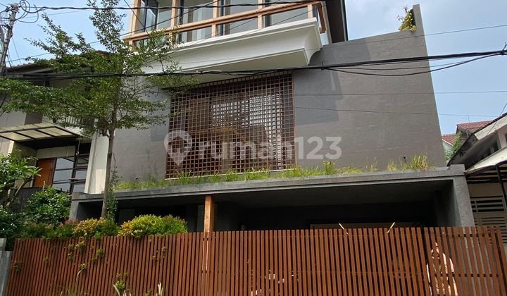 Rumah Pondok Indah 3,5 Lantai Parkir 7 Mobil 16,5 Miliar