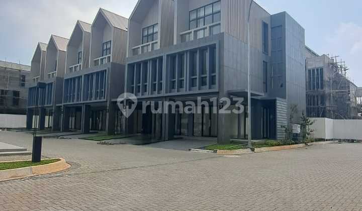 Golden Business Opportunity! DELREY BIZTOWN BSD Shophouse, Strategically Located Near IPEKA & Premium Area. 3 Floors (7x15). Special Price Rp 5.4M!