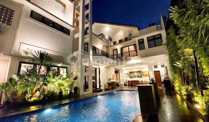 Rumah Ada Kolam Renang Di Kemang Jakarta Selatan